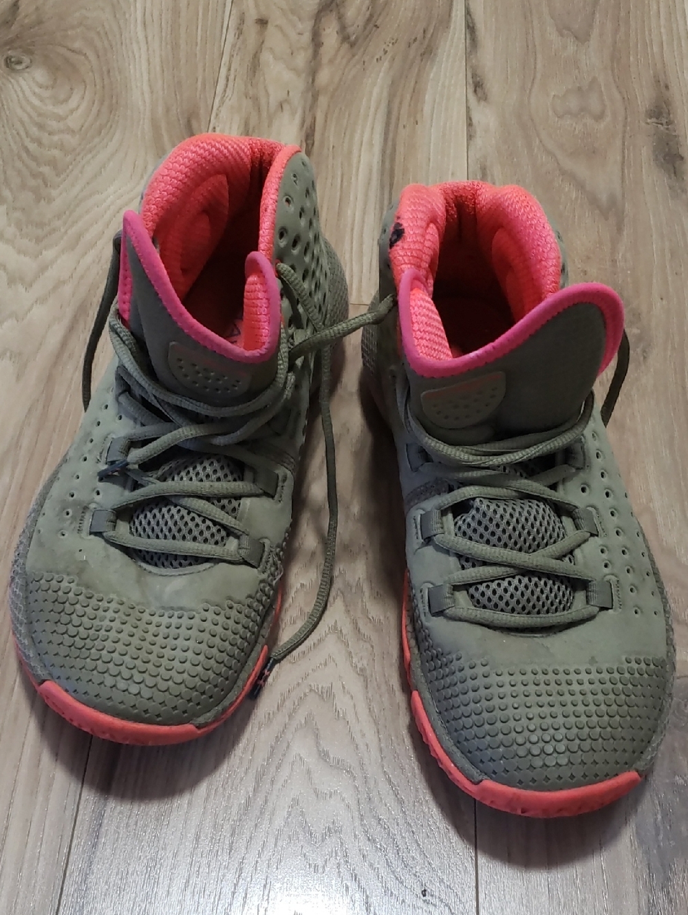 Under Armour Coral Pink Running Shoes